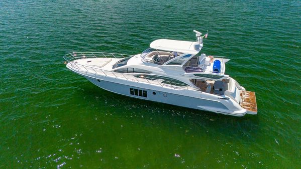 Azimut 64 Fly image