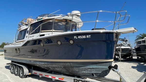 Ranger Tugs R-29 CB 