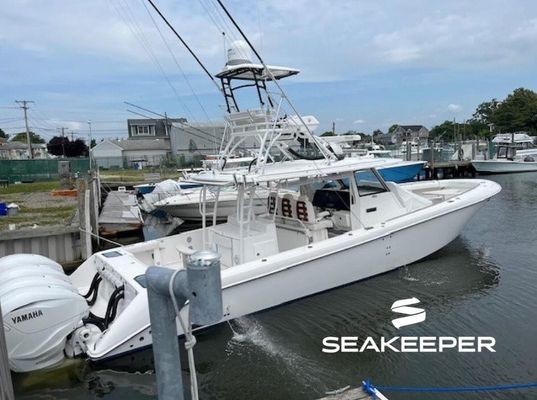 Everglades 435 Center Console - main image