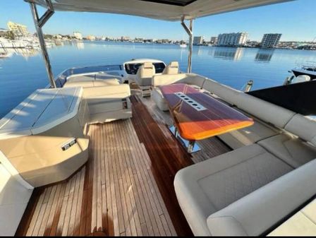 Fairline SQUADRON-68 image