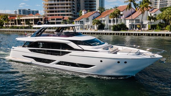 Ferretti Yachts 860 