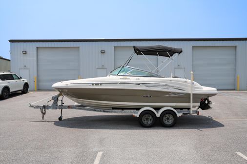 Sea Ray 200 Sundeck image