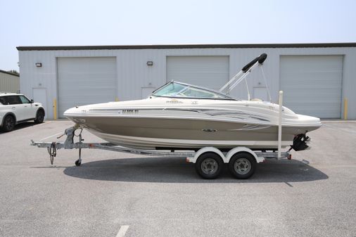 Sea Ray 200 Sundeck image
