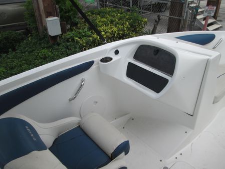 Rinker 18QX-BR image