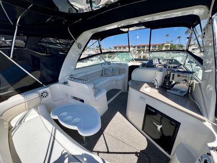 Rinker 320 Express Cruiser image