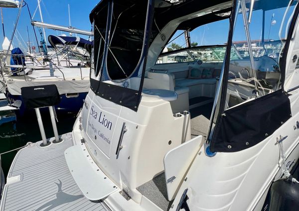 Rinker 320 Express Cruiser image