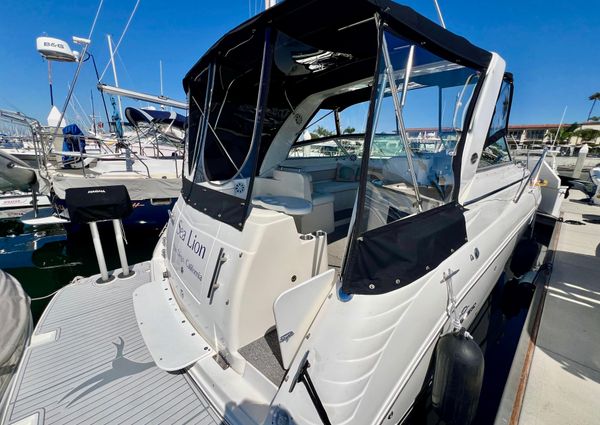 Rinker 320 Express Cruiser image