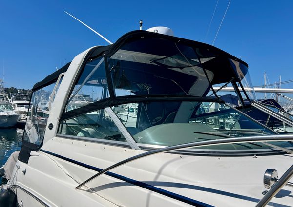 Rinker 320 Express Cruiser image