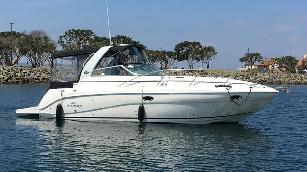 Rinker 320 Express Cruiser 