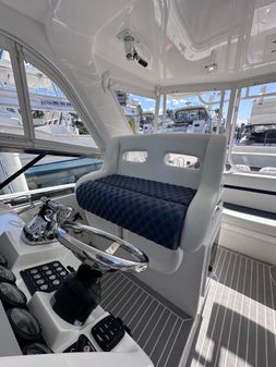 Intrepid 475 Sport Yacht image