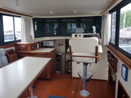 Camano 31 Flybridge image