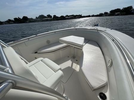 Robalo R300 Center Console image