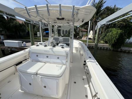 Robalo R300 Center Console image