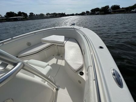 Robalo R300 Center Console image