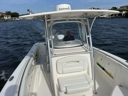 Robalo R300 Center Console image