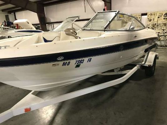 Bayliner 205 - main image