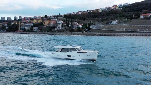 Greenline 48 Coupe image