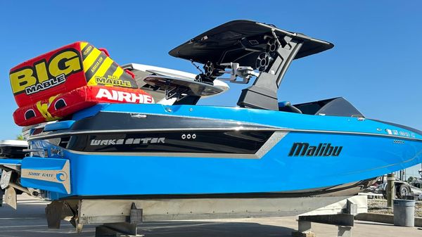 Malibu Wakesetter 24 MXZ 