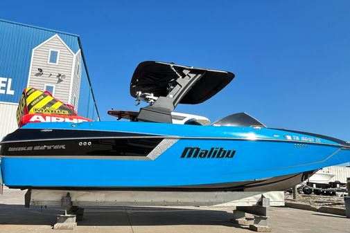Malibu Wakesetter 24 MXZ image