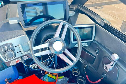 Malibu Wakesetter 24 MXZ image