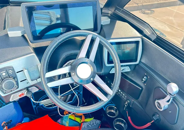 Malibu Wakesetter 24 MXZ image