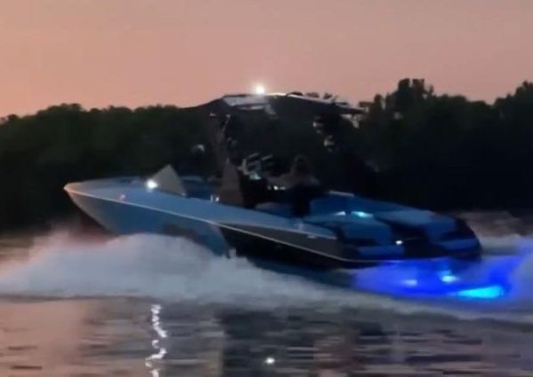 Malibu Wakesetter 24 MXZ image