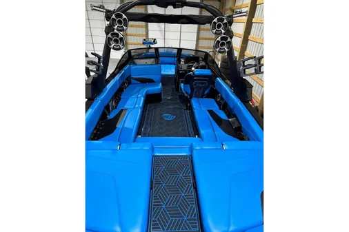 Malibu Wakesetter 24 MXZ image