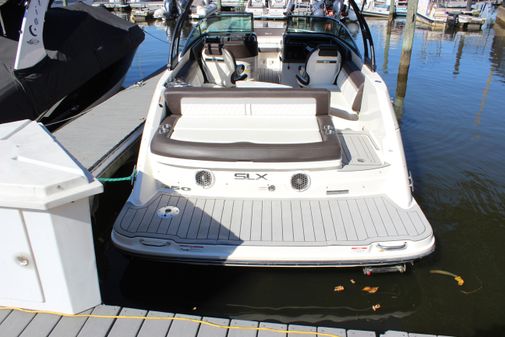 Sea Ray 250 SLX image