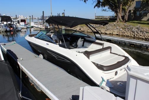 Sea Ray 250 SLX image