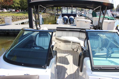 Sea Ray 250 SLX image