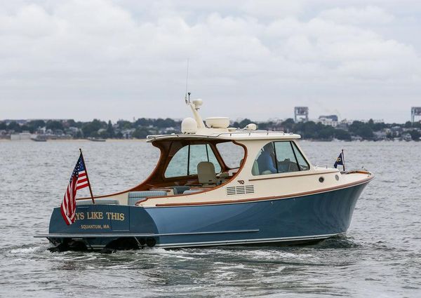 Hinckley Talaria 34 image