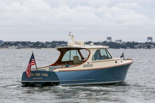 Hinckley Talaria 34 image