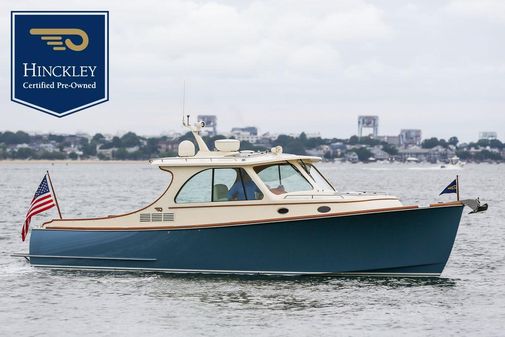 Hinckley Talaria 34 image