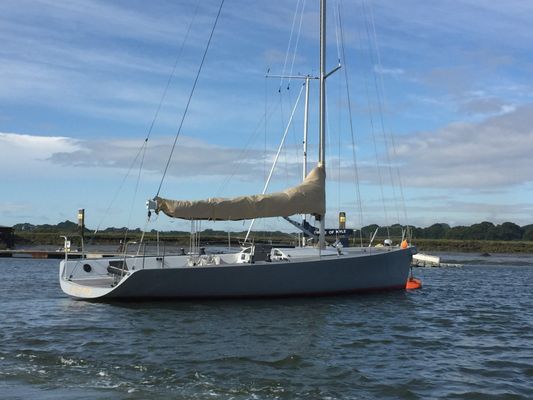 Maxi Dolphin MD 33 - main image