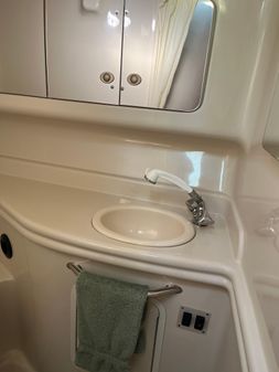 Sea Ray 320 Sundancer image