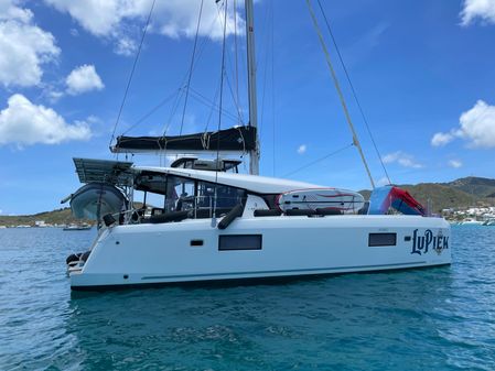 Lagoon 42 image