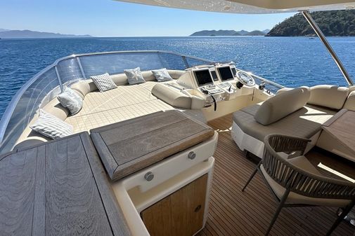 Azimut 70 image