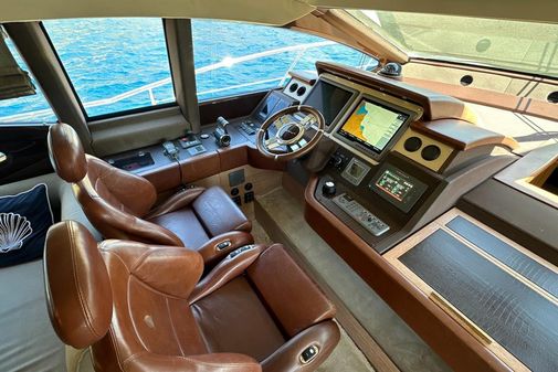 Azimut 70 image