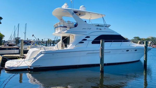 Sea Ray 560 Sedan Bridge