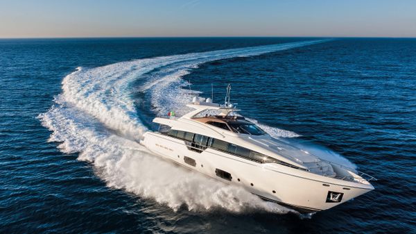 Ferretti Yachts 960