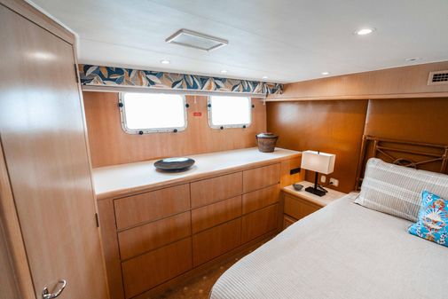 Hatteras 65 Sport Deck Motor Yacht image