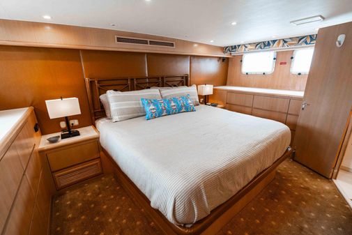 Hatteras 65 Sport Deck Motor Yacht image