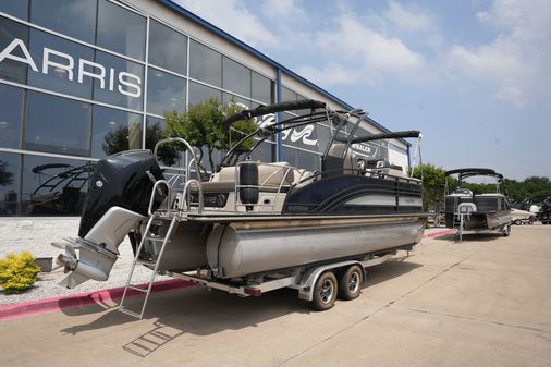 Harris 230 Solstice image