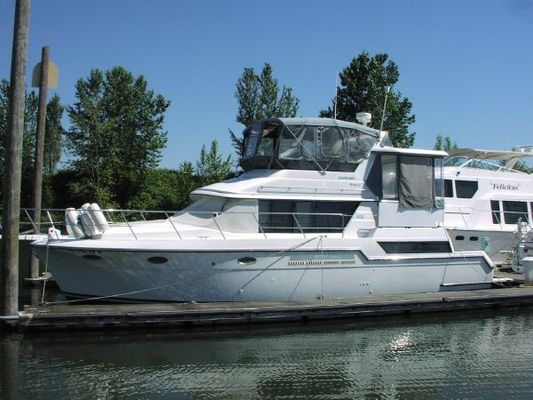 Carver 430-COCKPIT-MOTOR-YACHT - main image