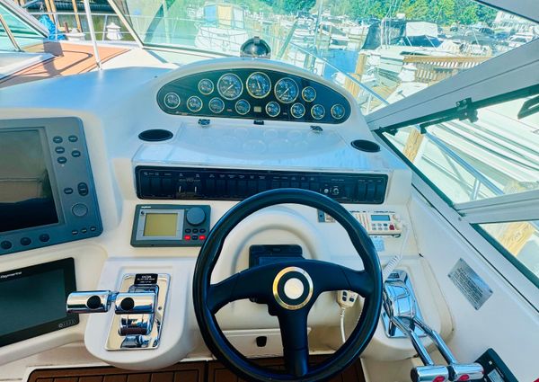 Cruisers Yachts 3870 image