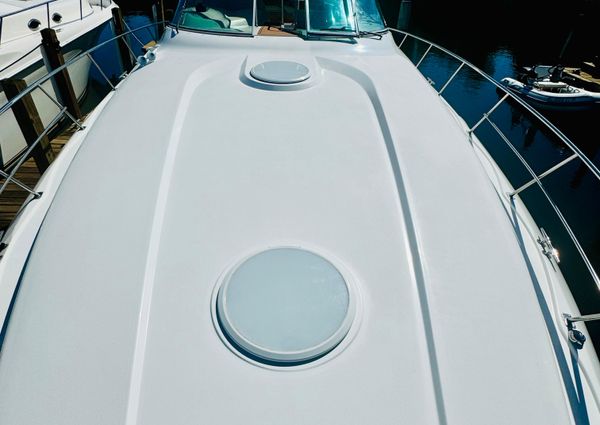 Cruisers Yachts 3870 image