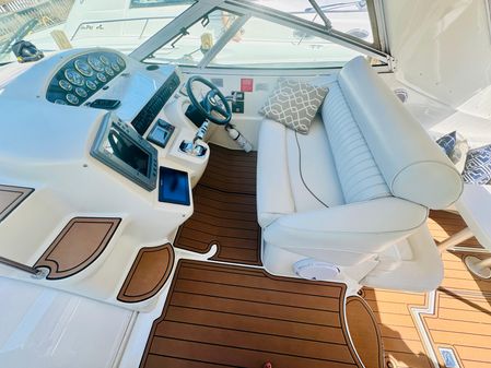 Cruisers Yachts 3870 image