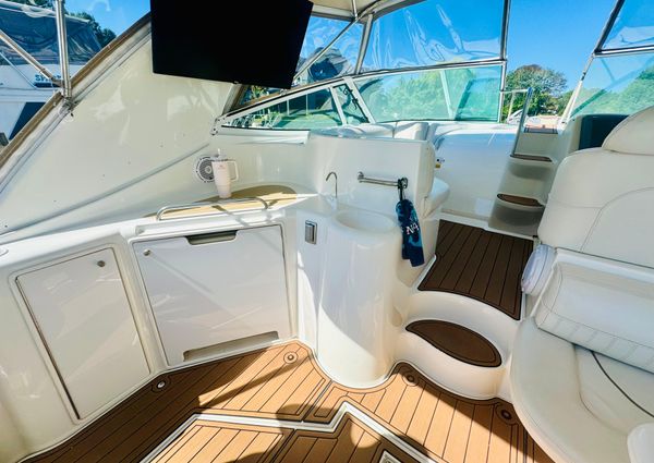 Cruisers Yachts 3870 image