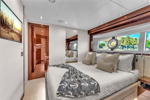 Sunseeker 95 Yacht image