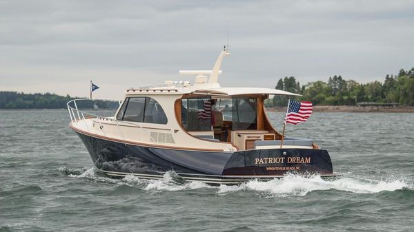 Hinckley Talaria 43 MY